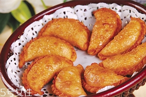 炸油角的面怎么和？用生面還是燙面你知道嗎？