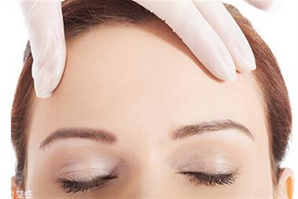 額頭毛孔粗大怎么辦？正確使用潔面刷毛孔會(huì)變小