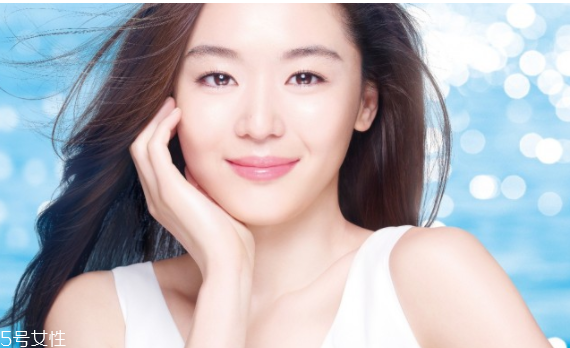 鼻子毛孔粗大發(fā)紅怎么辦？毛孔粗大的解決方法