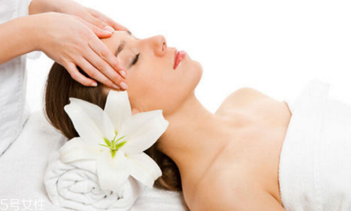 果酸換膚能去黑頭嗎？果酸換膚還可以祛痘