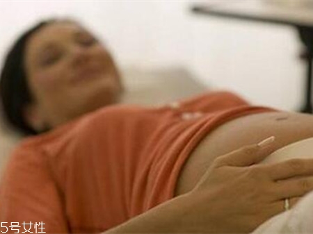 孕婦臉浮腫怎么消除？科學(xué)喝水是關(guān)鍵