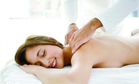 哪些按摩方法能強(qiáng)身健體？常按這部位疏通血液