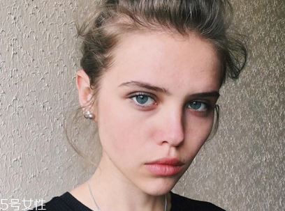 面部毛孔粗大如何改善？收縮毛孔小妙招