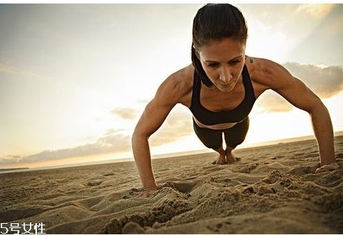 腰椎間盤(pán)突出能做俯臥撐嗎？俯臥撐禁忌人群