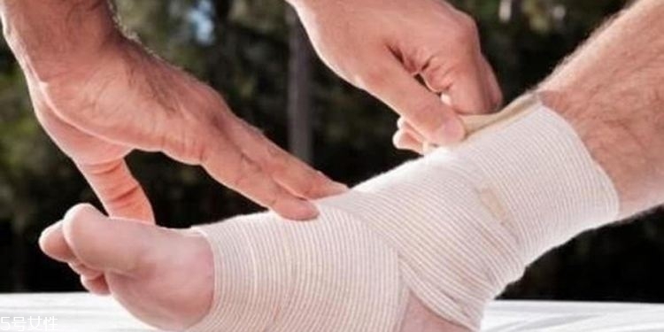 崴腳了怎么辦？緩解疼痛6大招