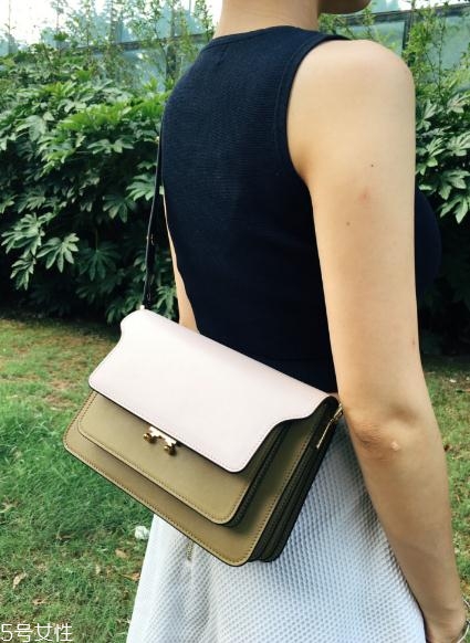 marni包包一般什么價(jià)位？大牌女星最愛的氣質(zhì)款包包
