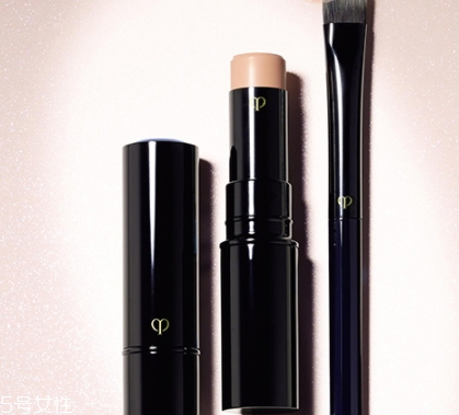 遮瑕膏可以直接用嗎？要做好妝前還要使用工具