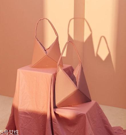 mlouye是哪個國家的牌子？值得收藏的設(shè)計感包包