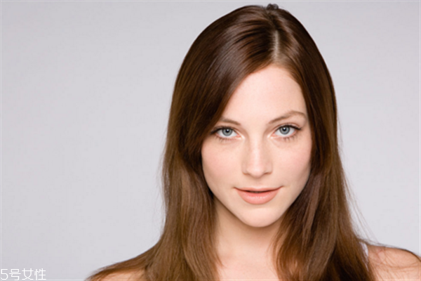 激光點(diǎn)痣后怎么做恢復(fù)快？激光點(diǎn)痣之后要多補(bǔ)充維生素