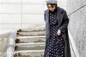 深灰色大衣怎么搭配？極致低調的時髦