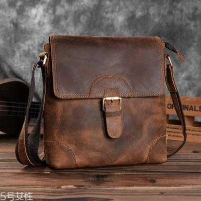 瘋馬皮是人造皮嗎？文藝青年的最愛