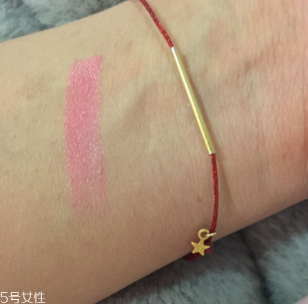 蘭芝V型唇膏01號色是什么樣的？淡粉色很溫婉