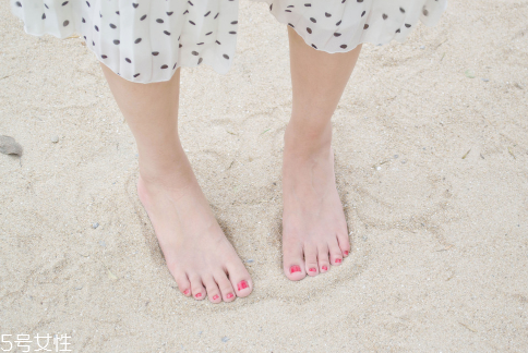 冬天裂腳怎么辦？5招緩解裂腳