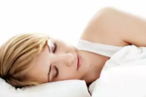 床越軟越好嗎？軟床導(dǎo)致駝背