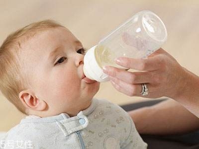 給寶寶斷奶要怎樣做才好？斷奶五大注意事項(xiàng)