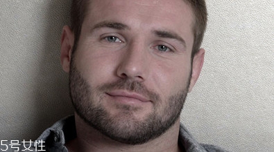 如何從男人的胡子看出疾病？胡子顏色是關(guān)鍵