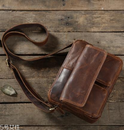 瘋馬皮劃痕怎么處理？文藝青年都愛用它