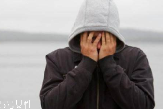 抑郁癥為什么會引發(fā)腹瀉？神經(jīng)功能混亂危害大