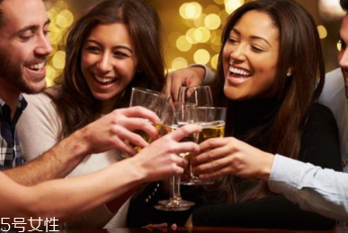 喝酒都會導致哪些癌癥？消化道最先遭殃