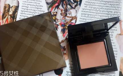 laura merciel風干玫瑰色眼影試色 溫柔又好看 laura merciel風干玫瑰色眼影試色 溫柔又好看