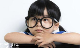 經(jīng)常用眼吃什么？多吃綠色和黃色食物