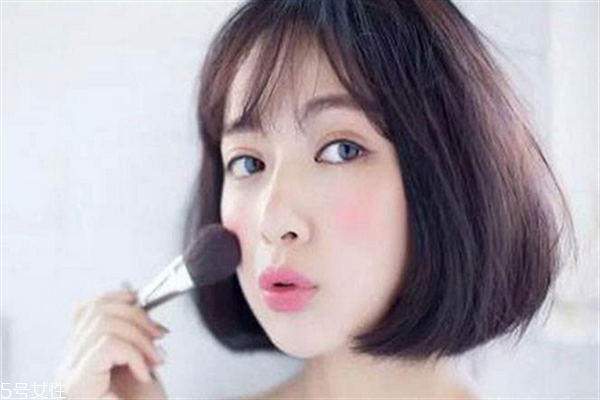 腮紅膏和腮紅粉哪個好用？黃皮適合的腮紅顏色