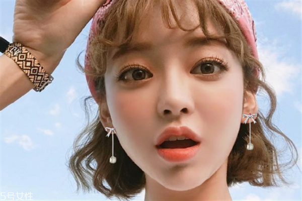 暖色系腮紅適合什么人群？黃皮女生口紅腮紅搭配