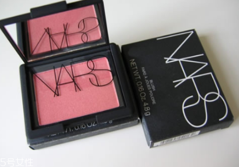 腮紅過(guò)期了還能用嗎？腮紅刷的使用要點(diǎn)