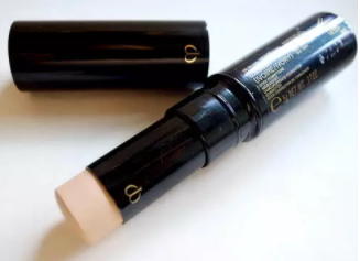 遮瑕筆和修容筆一樣嗎？色號(hào)和用法不一樣