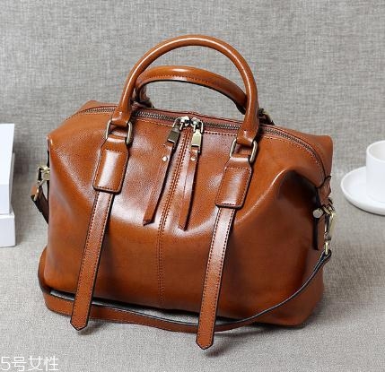 油蠟皮和牛皮哪個好？歲月沉淀的經(jīng)典之作