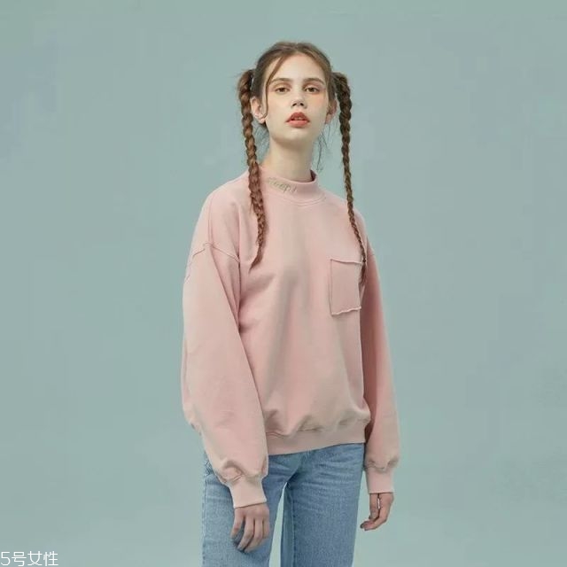 秋冬衛(wèi)衣怎么搭配 6種搭配時尚一季 秋冬衛(wèi)衣怎么搭配 6種搭配時尚一季