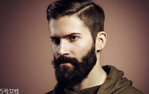 如何從男人的胡子看出疾??？胡子顏色是關(guān)鍵