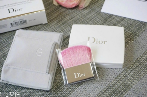 迪奧春季限定櫻花腮紅好用嗎？顏值即正義