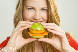 吃哪些水果對(duì)頭發(fā)有好處？給頭發(fā)吃點(diǎn)水果