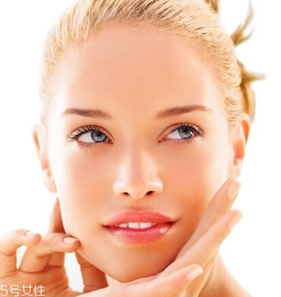 氣墊腮紅和傳統(tǒng)腮紅哪個好？五種膚色適合的顏色