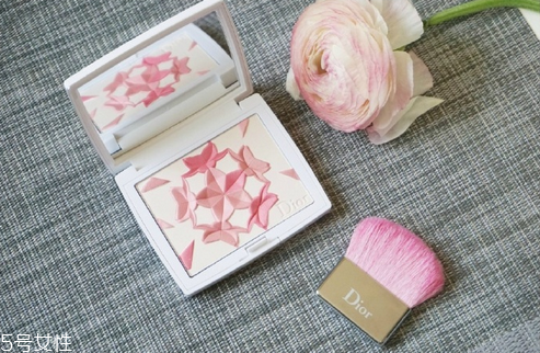 迪奧春季限定櫻花腮紅好用嗎？顏值即正義