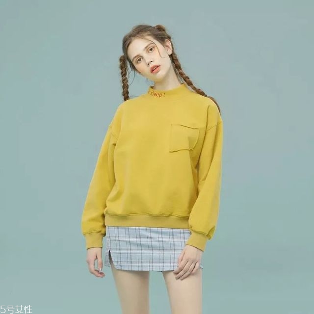 秋冬衛(wèi)衣怎么搭配 6種搭配時尚一季 秋冬衛(wèi)衣怎么搭配 6種搭配時尚一季