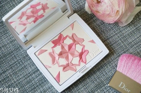 迪奧春季限定櫻花腮紅好用嗎？顏值即正義