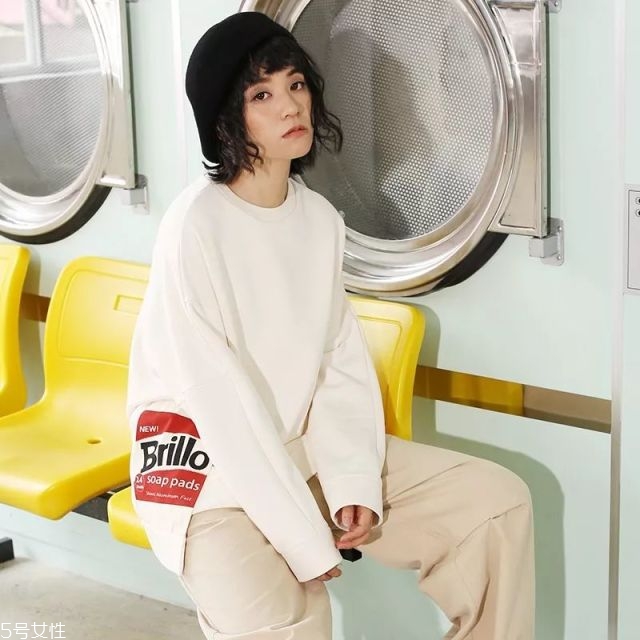 秋冬衛(wèi)衣怎么搭配 6種搭配時尚一季 秋冬衛(wèi)衣怎么搭配 6種搭配時尚一季