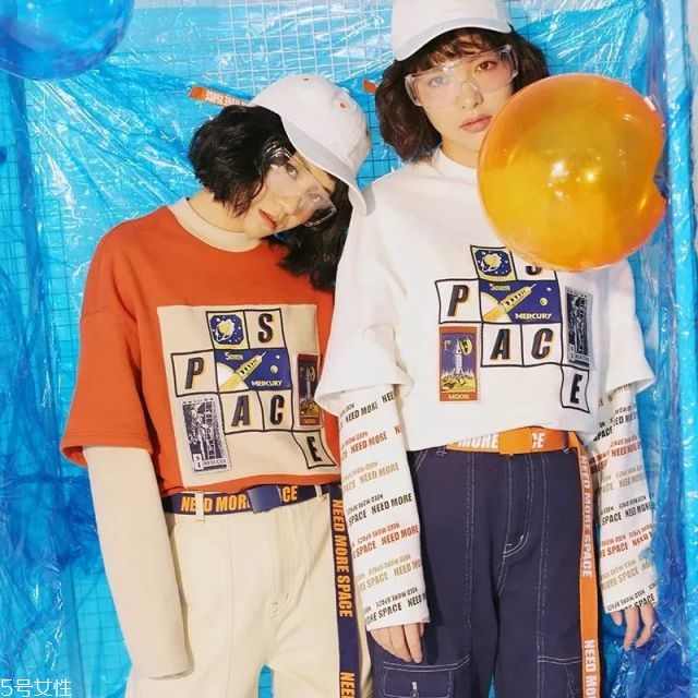 秋冬衛(wèi)衣怎么搭配 6種搭配時尚一季 秋冬衛(wèi)衣怎么搭配 6種搭配時尚一季