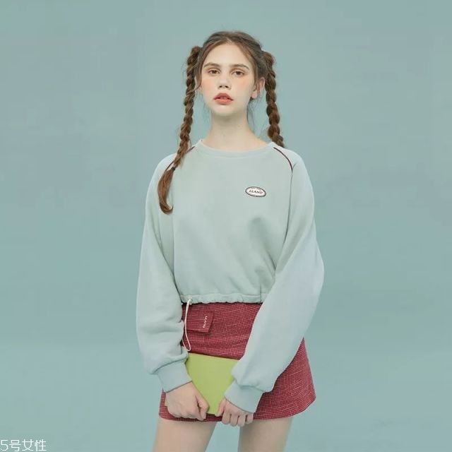 秋冬衛(wèi)衣怎么搭配 6種搭配時尚一季 秋冬衛(wèi)衣怎么搭配 6種搭配時尚一季