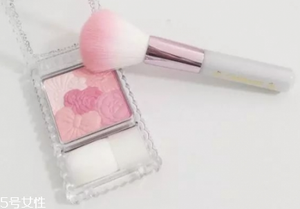 腮紅怎么用好？正確使用腮紅的方法