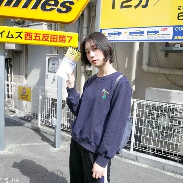 秋冬衛(wèi)衣怎么搭配 6種搭配時尚一季 秋冬衛(wèi)衣怎么搭配 6種搭配時尚一季