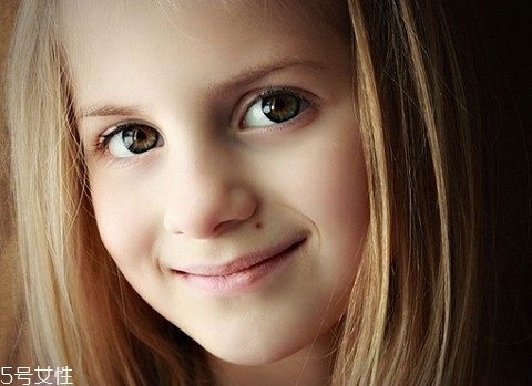 脖子后面有痣代表什么？10大身體缺陷是好事