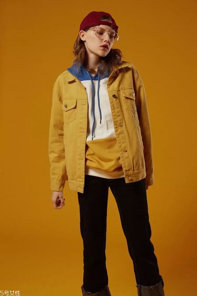 秋冬衛(wèi)衣怎么搭配 6種搭配時尚一季 秋冬衛(wèi)衣怎么搭配 6種搭配時尚一季