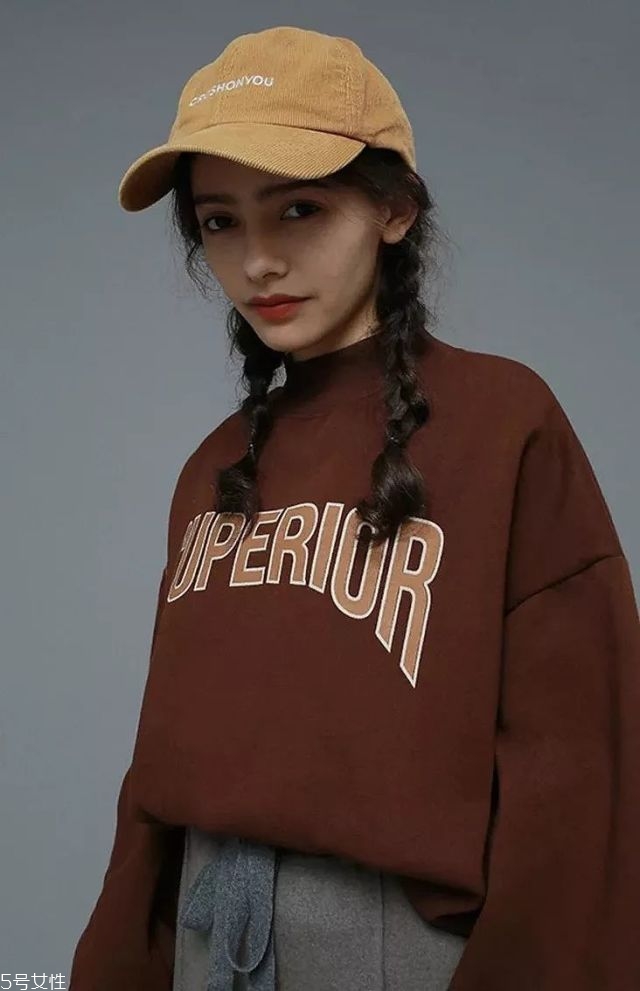 秋冬衛(wèi)衣怎么搭配 6種搭配時尚一季 秋冬衛(wèi)衣怎么搭配 6種搭配時尚一季