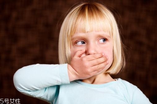 怎樣應(yīng)對(duì)寶寶口臭問(wèn)題？體內(nèi)外調(diào)節(jié)是關(guān)鍵
