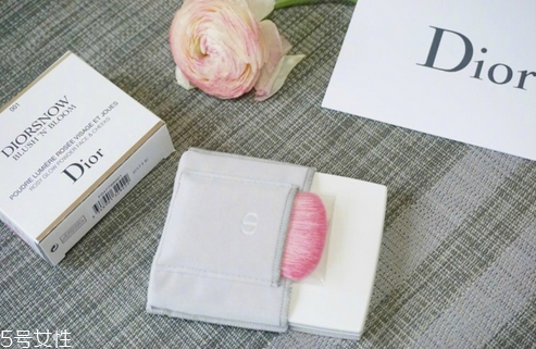 迪奧春季限定櫻花腮紅好用嗎？顏值即正義