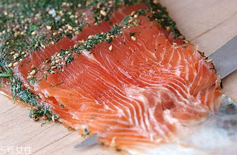 大馬哈魚多少錢一斤 大馬哈魚的挑選技巧 大馬哈魚多少錢一斤 大馬哈魚的挑選技巧