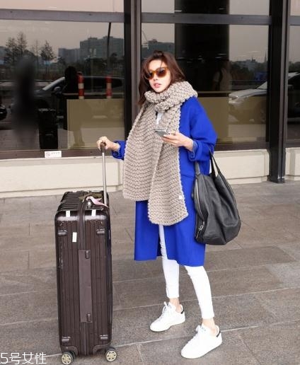 藍色大衣搭配什么鞋子？優(yōu)雅氣質(zhì)盡顯
